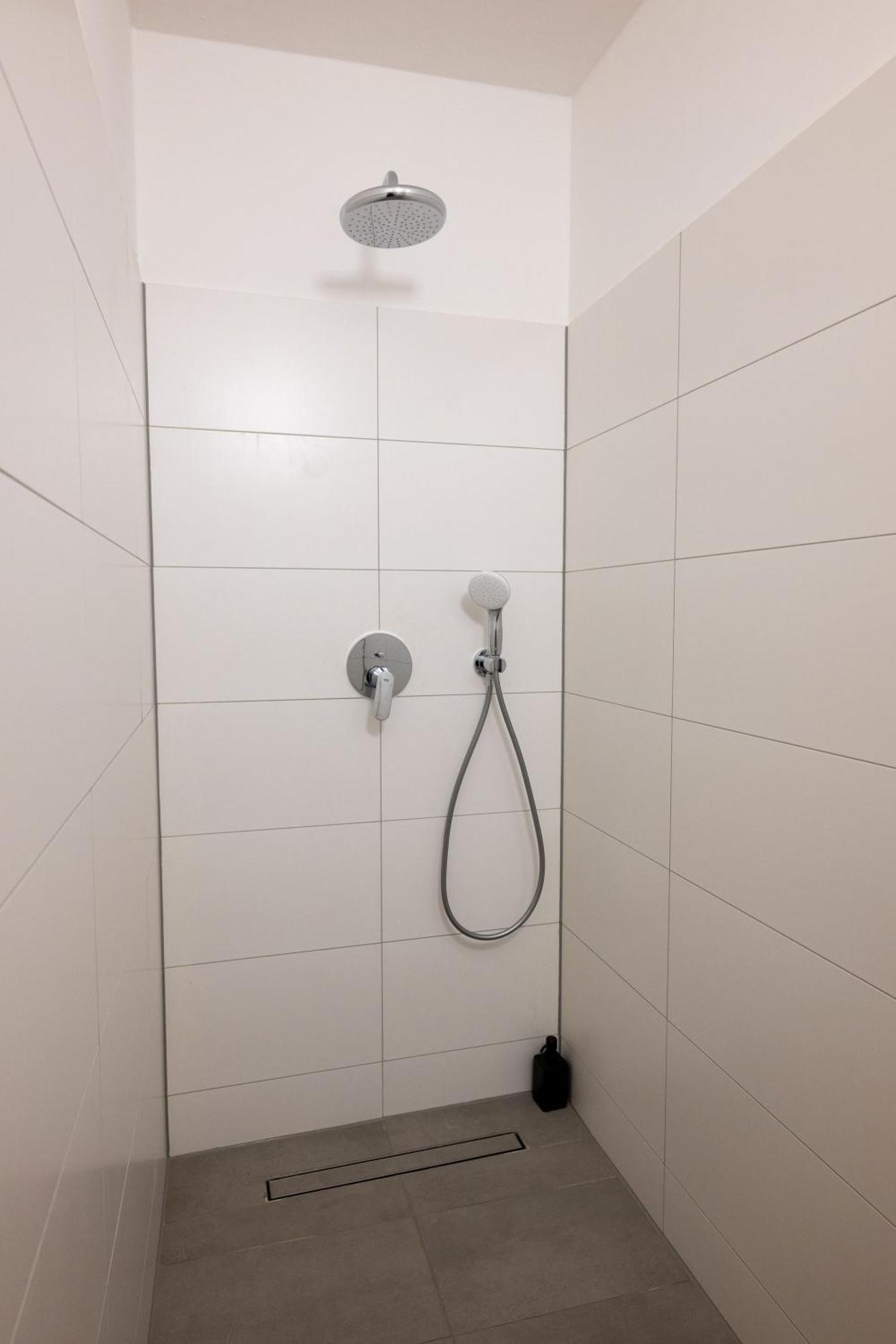 Large 110 Qm, 3 Bedrooms And Very 1-12 Guests Apartment