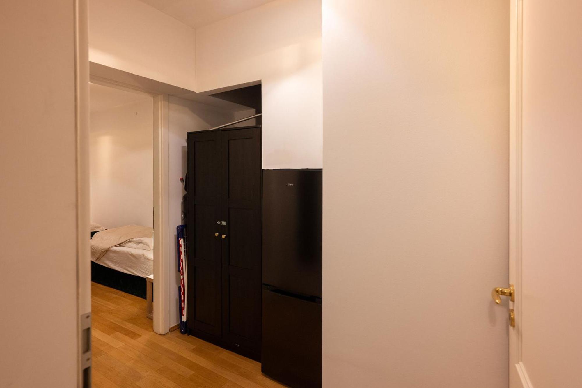 Apartment Large 110 Qm, 3 Bedrooms And Very 1-12 Guests Munich
