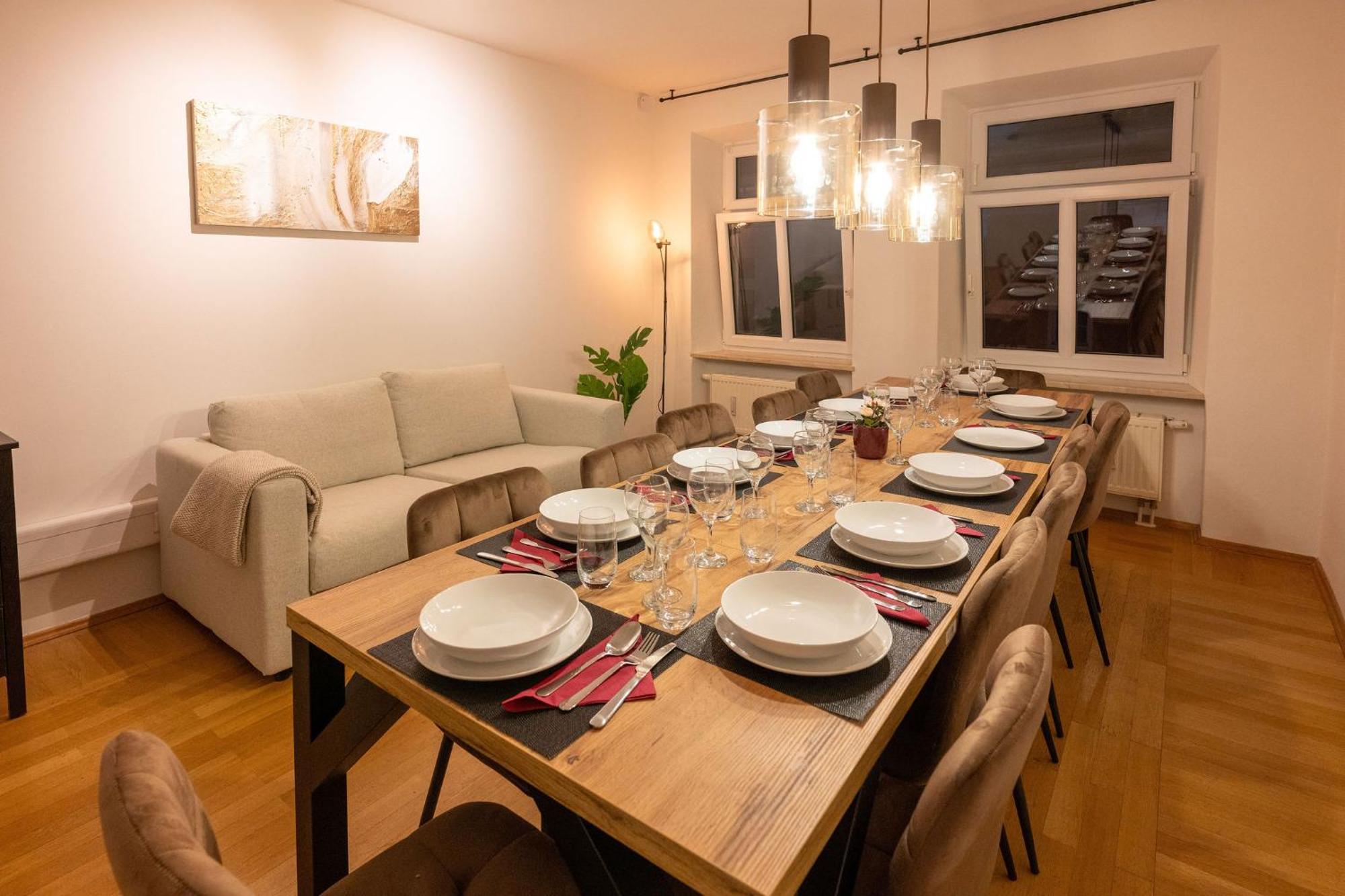Large 110 Qm, 3 Bedrooms And Very 1-12 Guests * Munich