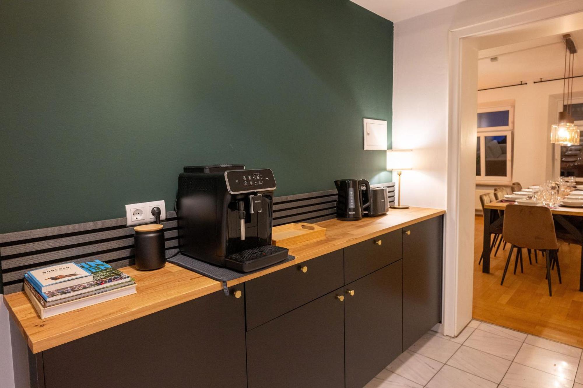 Large 110 Qm, 3 Bedrooms And Very 1-12 Guests * Munich