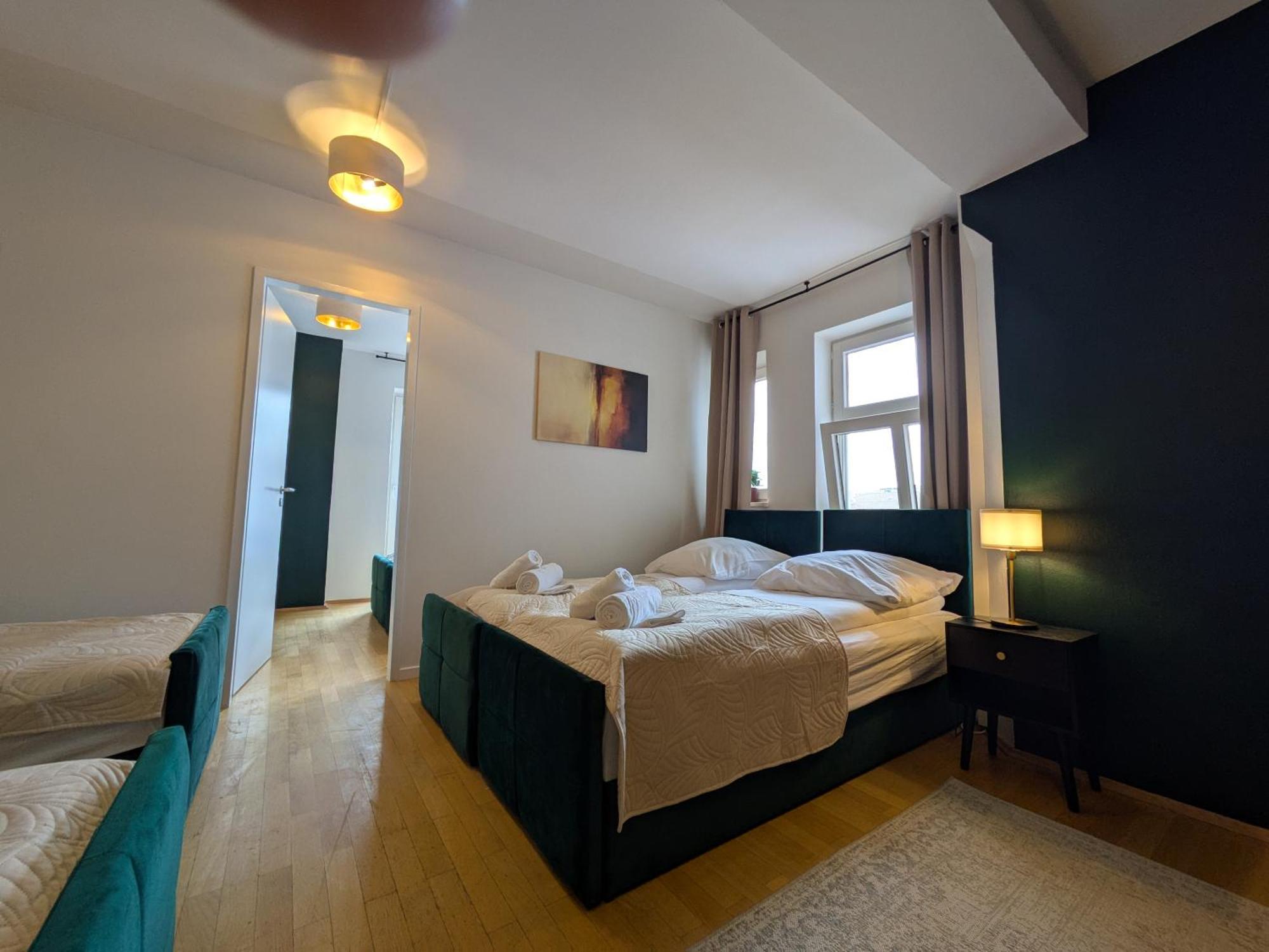 Large 110 Qm, 3 Bedrooms And Very 1-12 Guests Munich