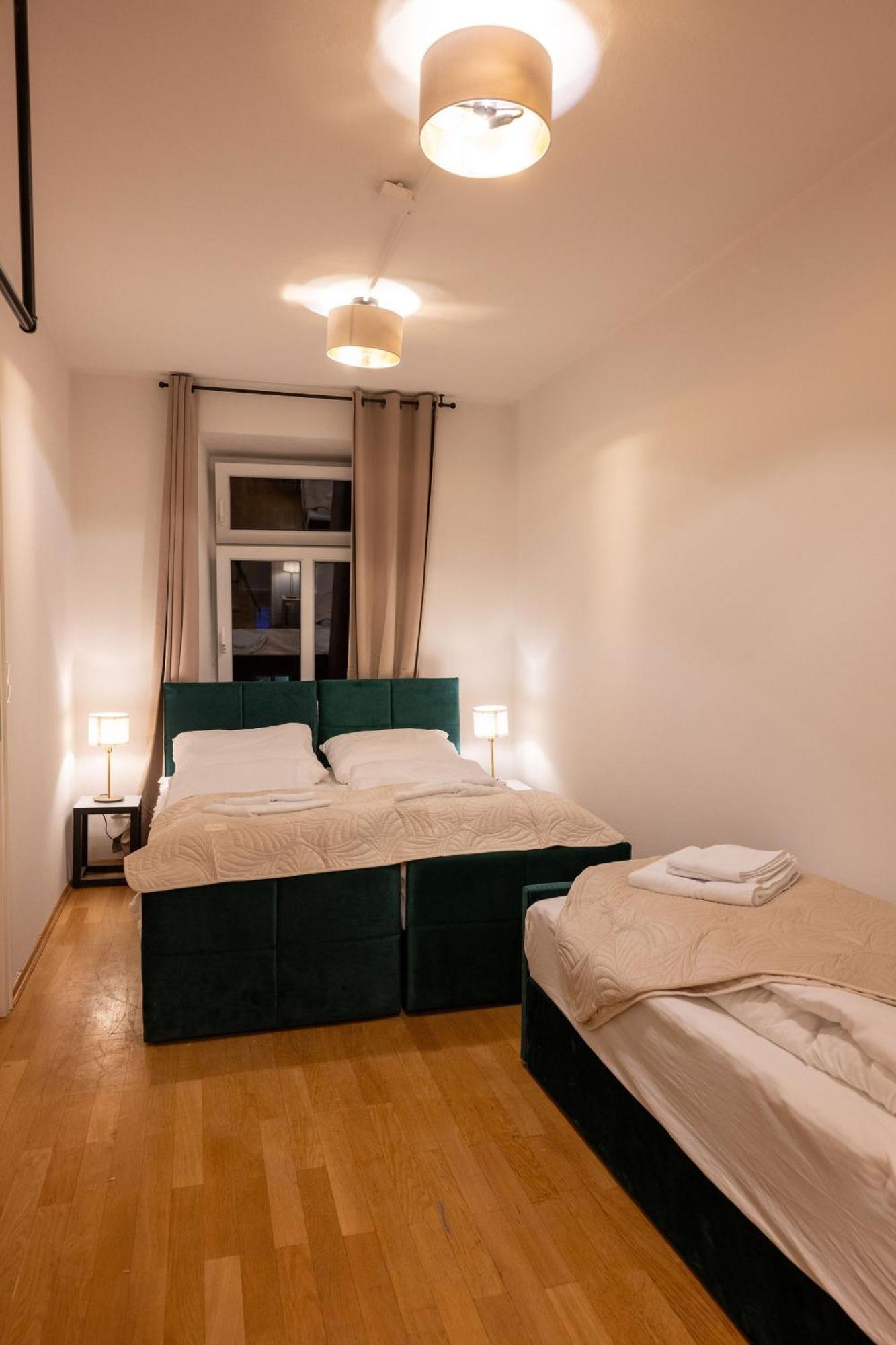 Large 110 Qm, 3 Bedrooms And Very 1-12 Guests München